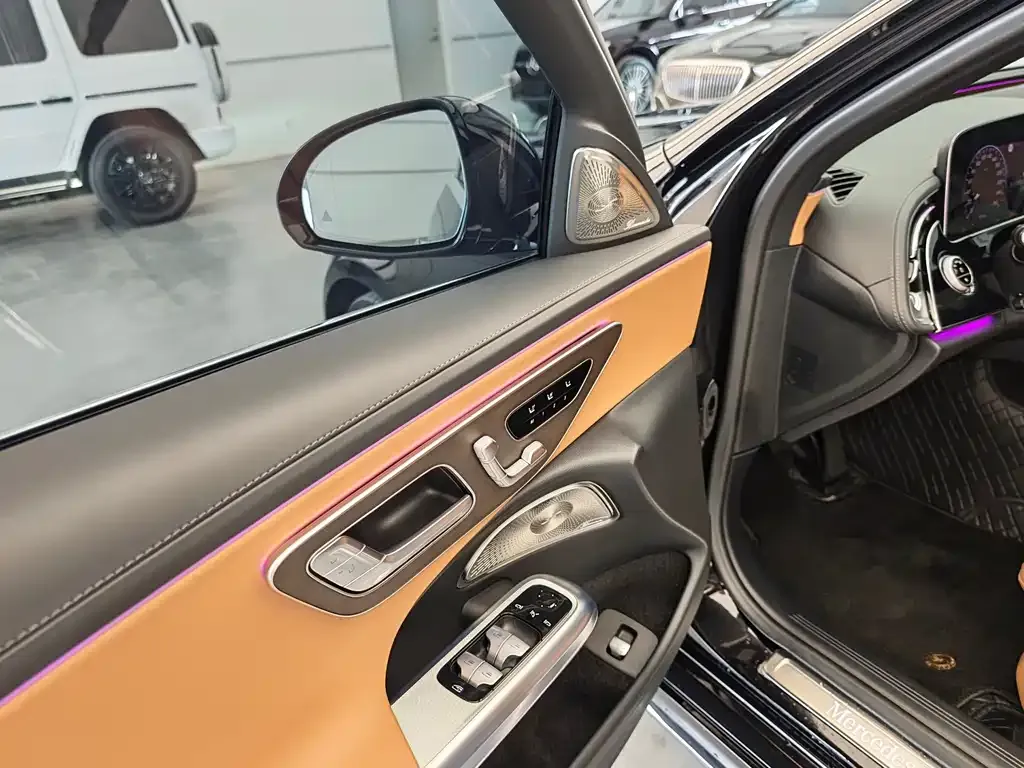 Mercedes-Benz E-Class — фото 8