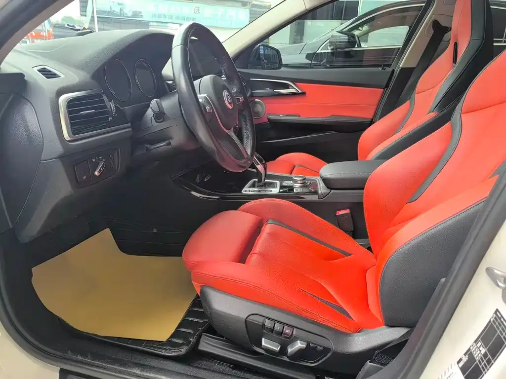 BMW 1 Series 2023 из CN, фото 7