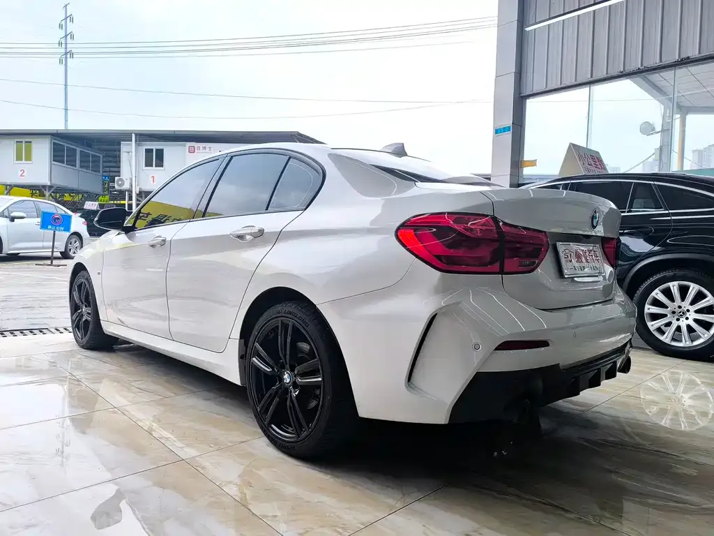 BMW 1 Series 2023 из CN, фото 9