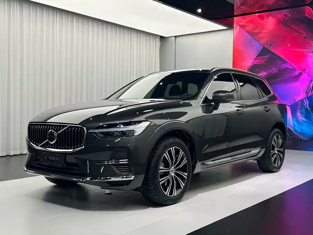 Volvo XC60 — фото 1