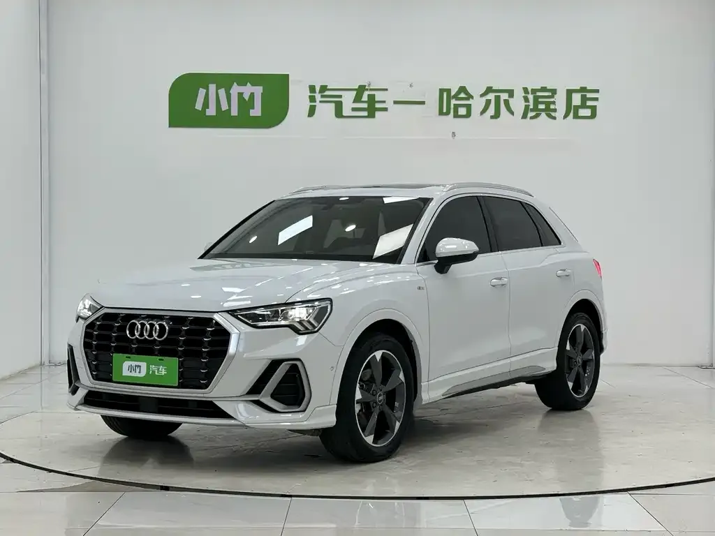 Audi Q3 — фото 1