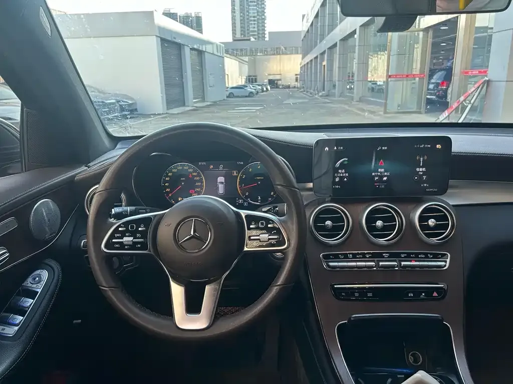 Mercedes-Benz GLC — фото 2