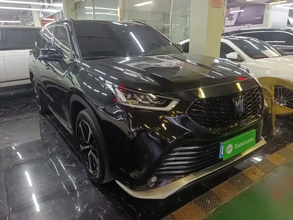 Toyota Crown Kluger 2023 из CN, фото 7