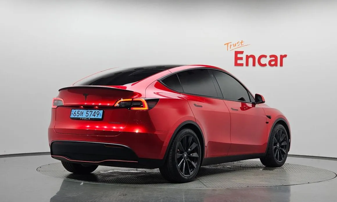 Tesla Model Y — фото 3
