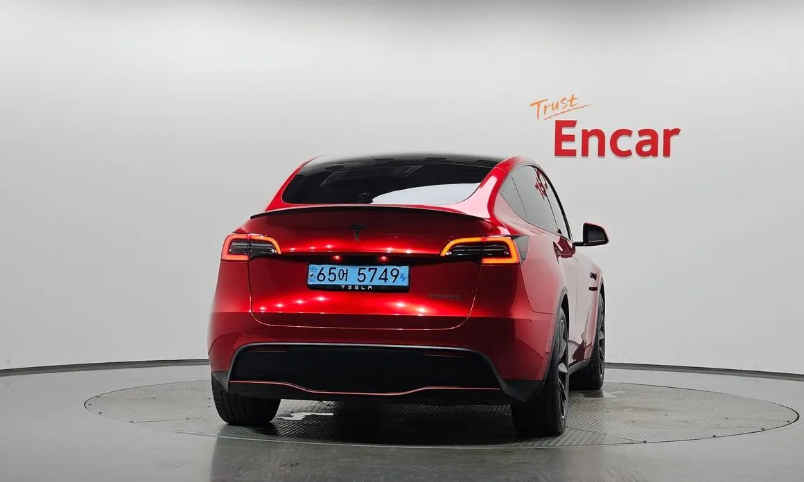 Tesla Model Y — фото 5