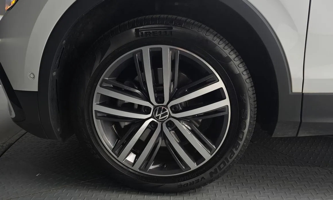 Volkswagen Tiguan — фото 6