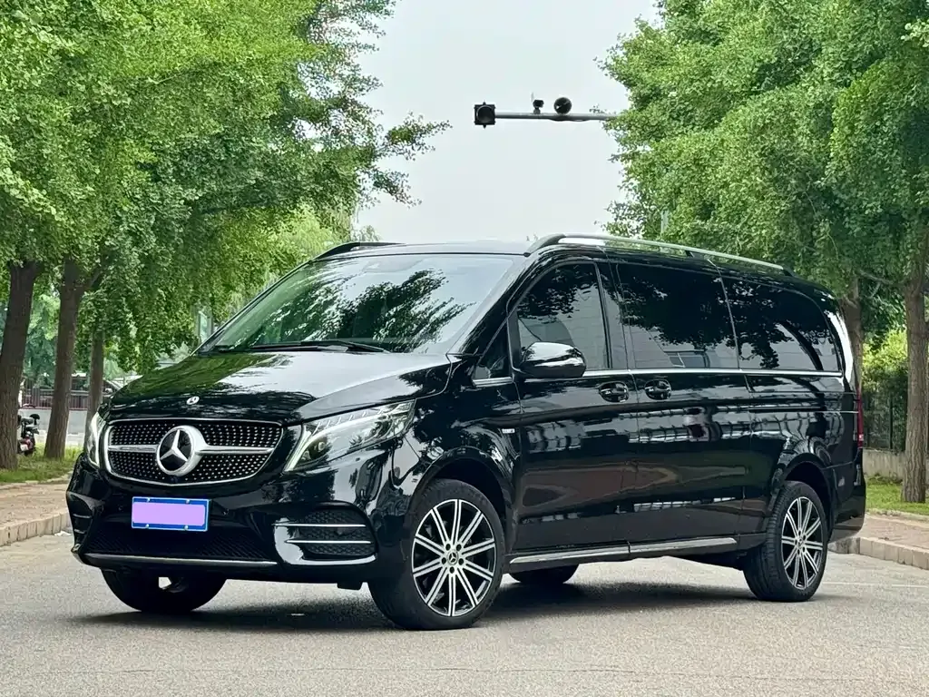 Mercedes-Benz V-Class — фото 1