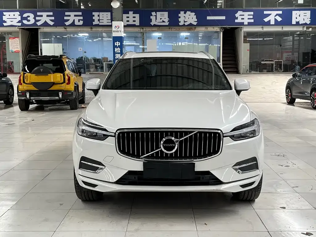 Volvo XC60 — фото 2
