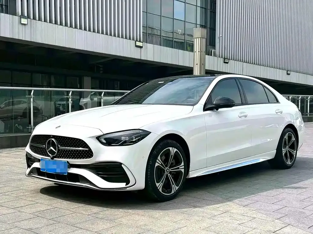 Mercedes-Benz C-Class — фото 1