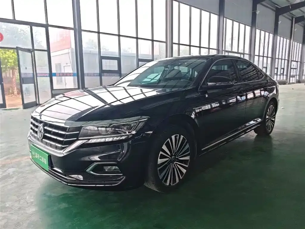 Volkswagen Passat — фото 8