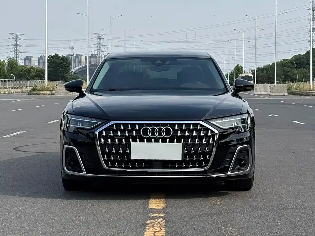 Audi A8 — фото 4