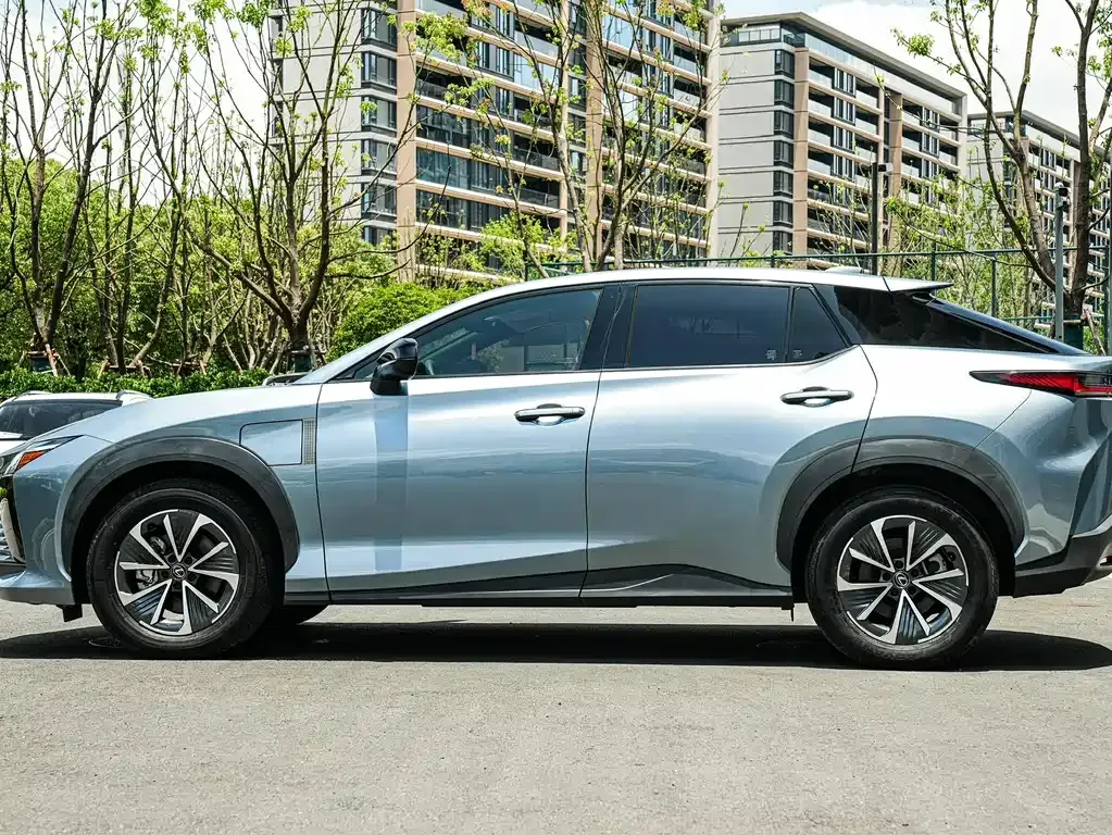 Lexus RZ — фото 10