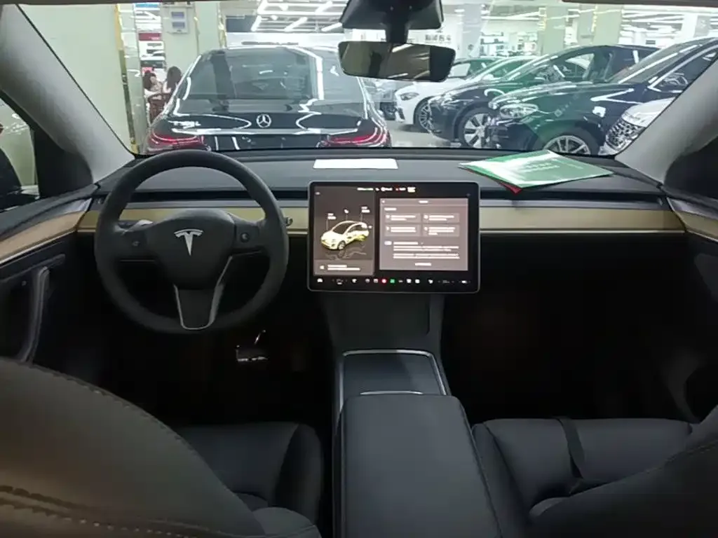 Tesla Model Y — фото 7