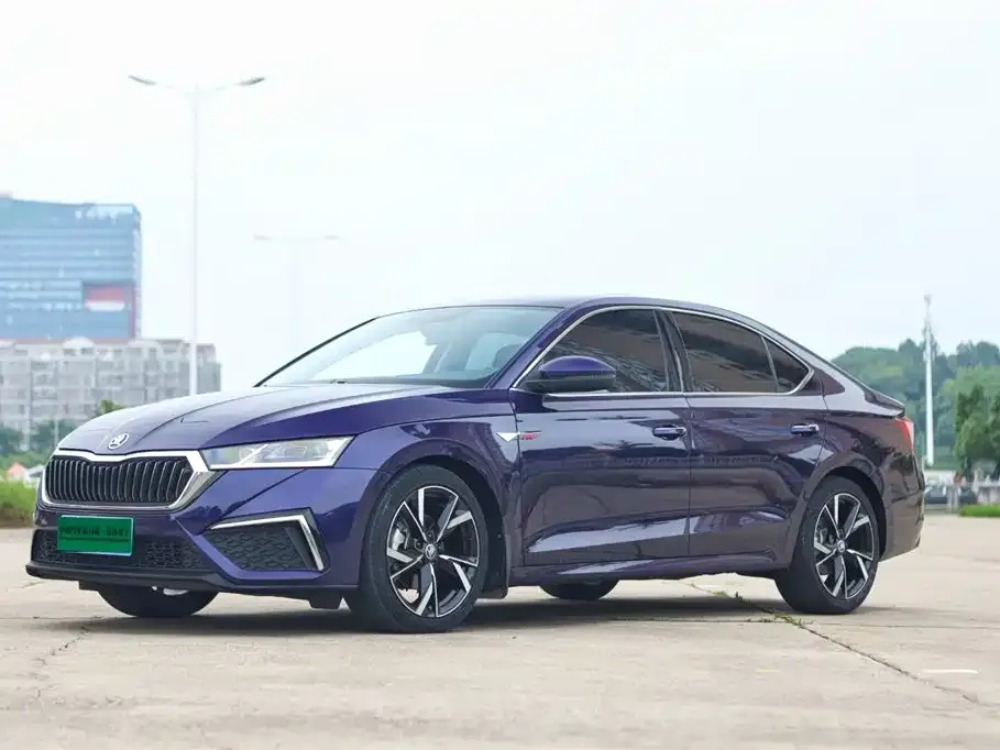 Skoda Octavia — фото 1