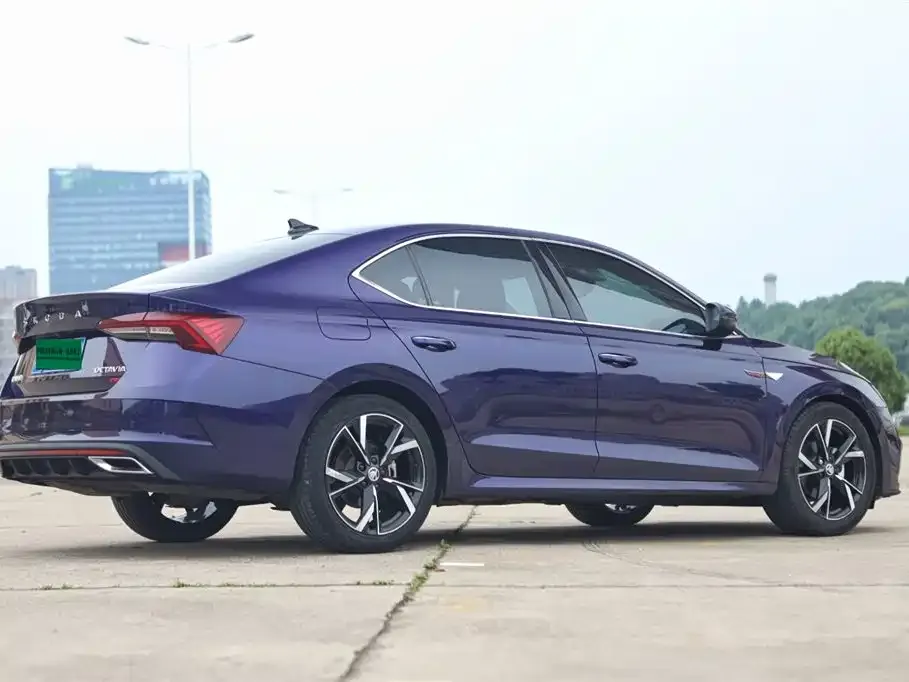 Skoda Octavia — фото 9