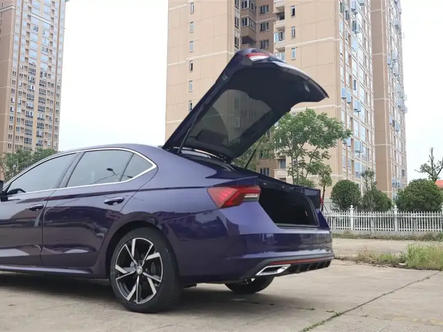 Skoda Octavia — фото 10