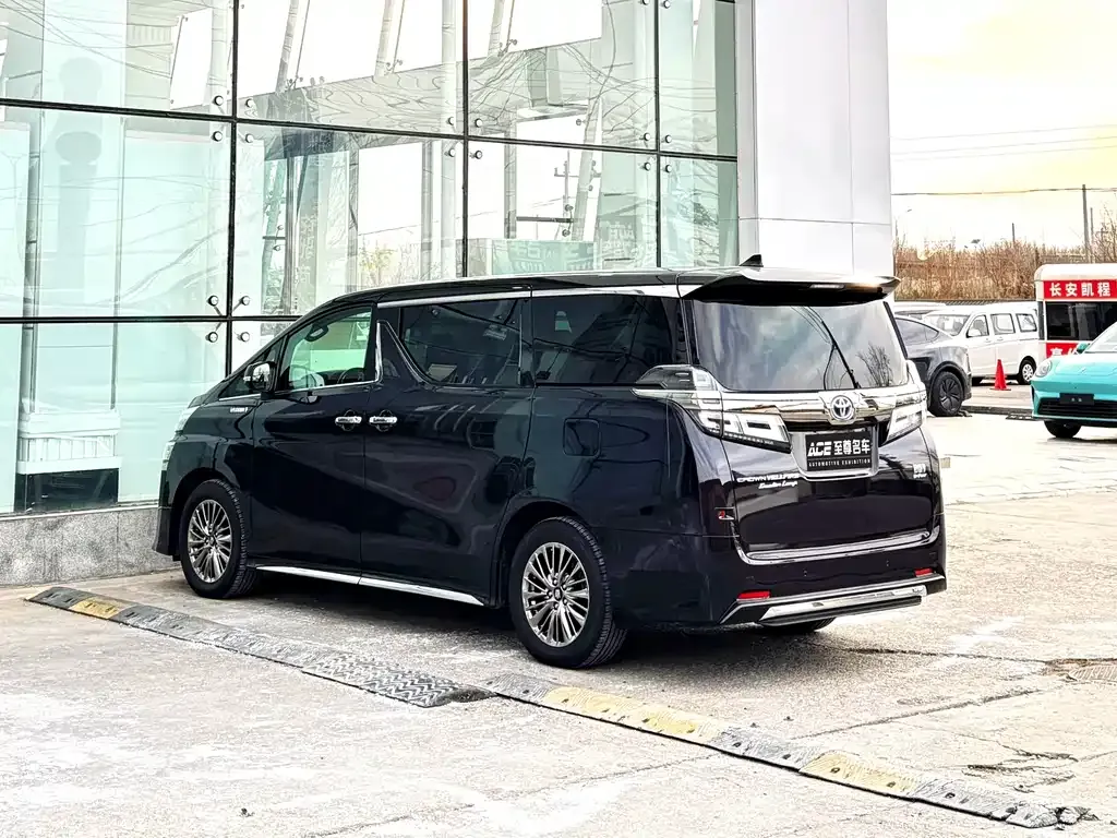 Toyota Vellfire — фото 6