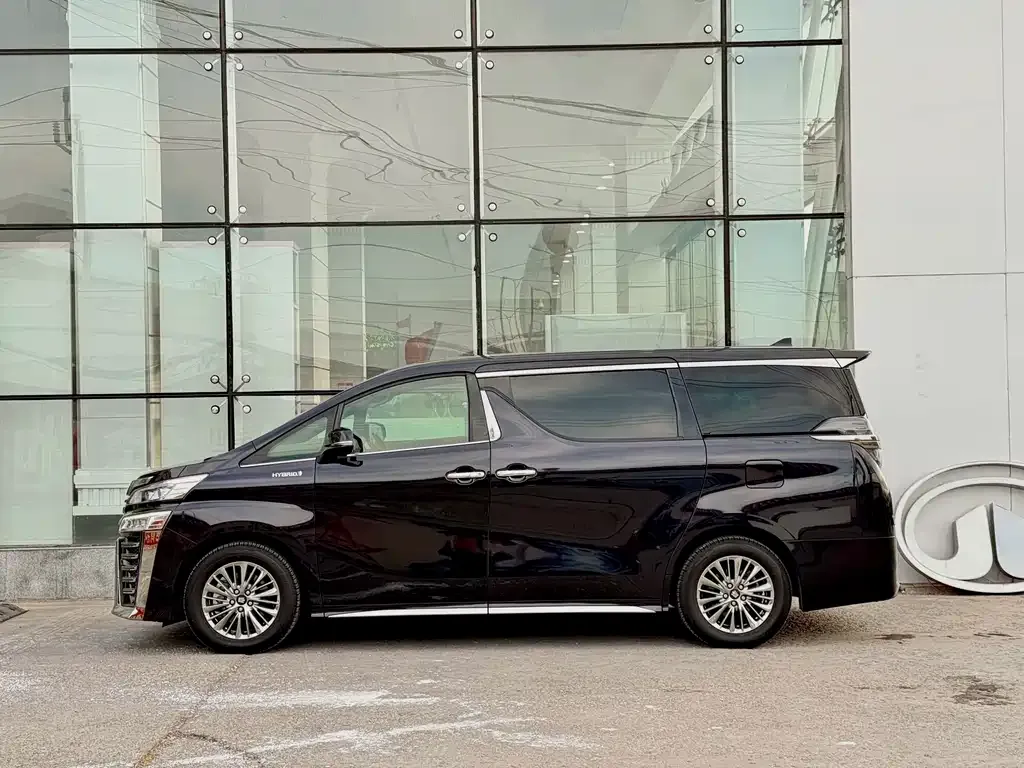 Toyota Vellfire — фото 8