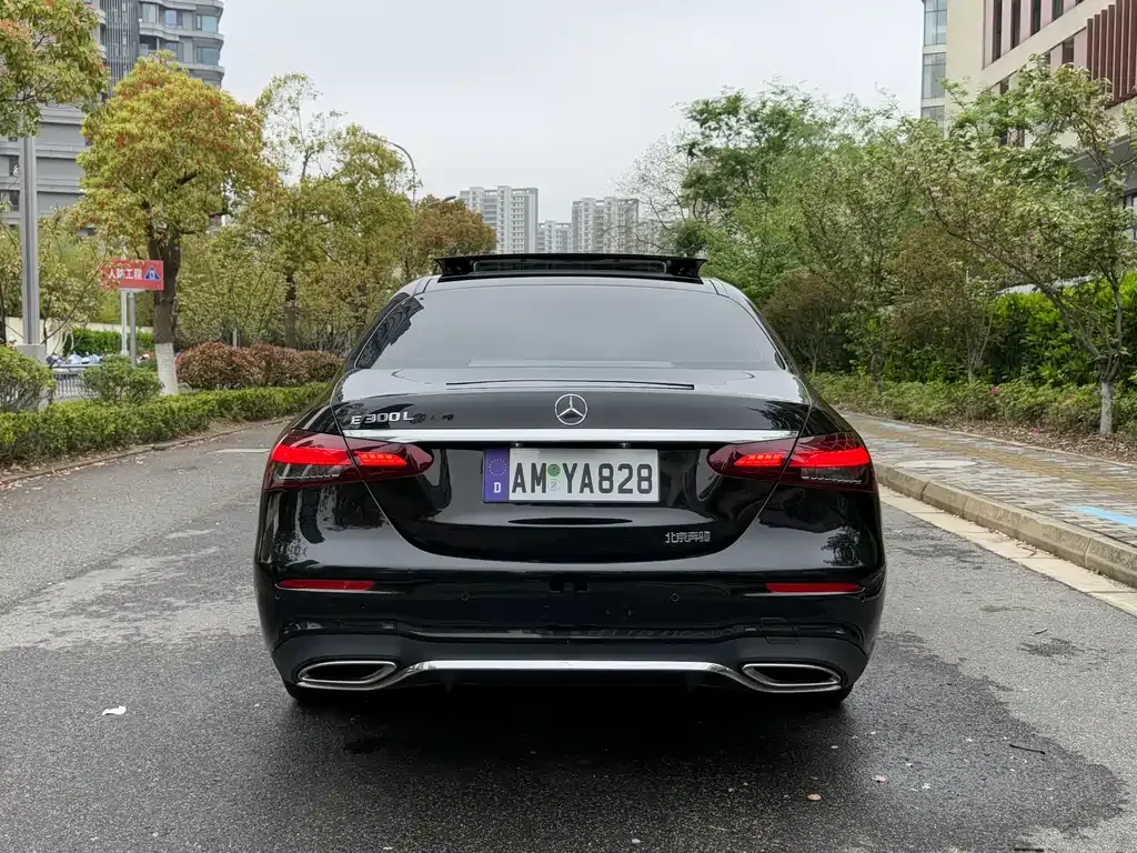 Mercedes-Benz E-Class — фото 5