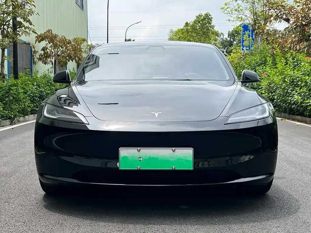 Tesla Model 3 — фото 8