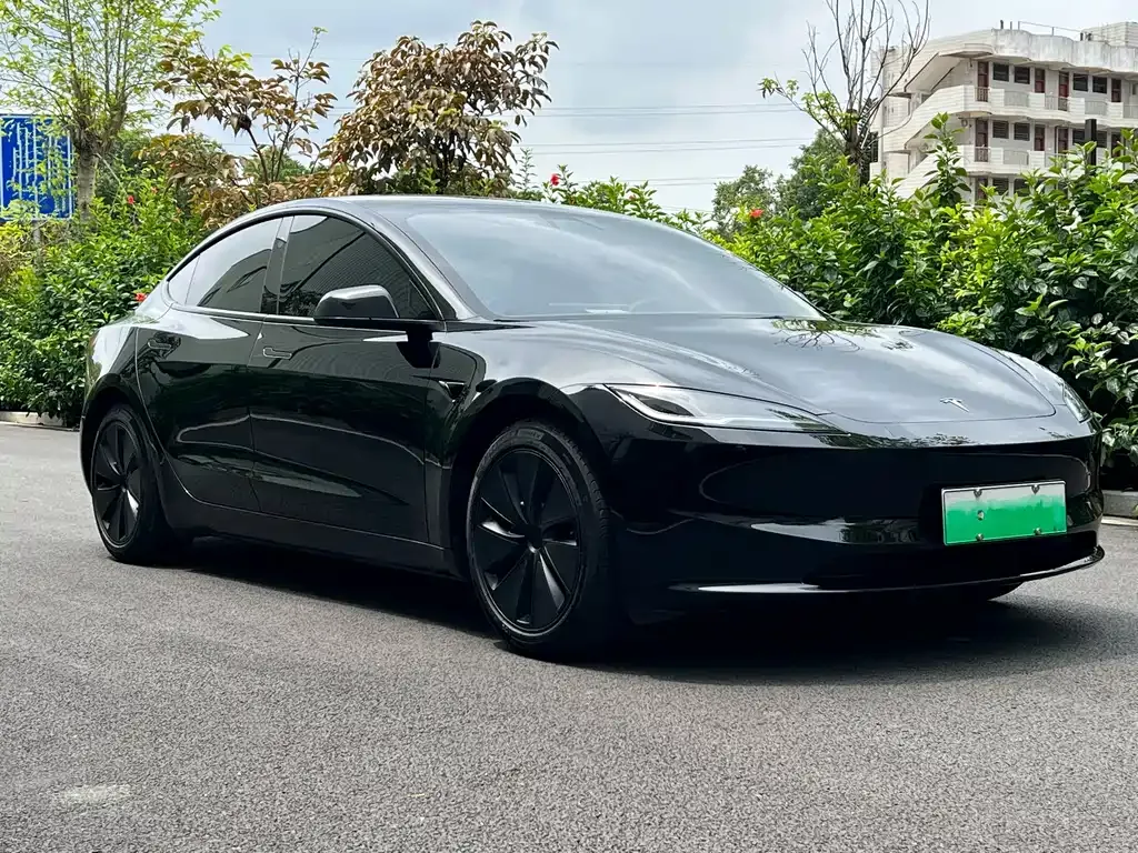 Tesla Model 3 — фото 5