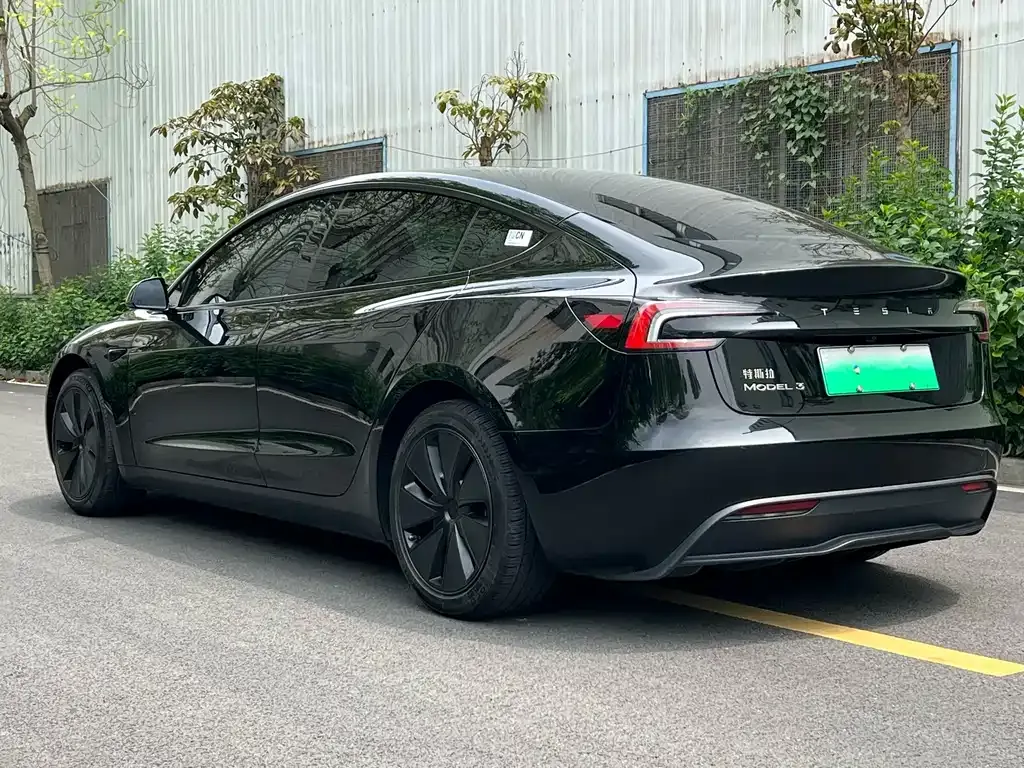 Tesla Model 3 — фото 6