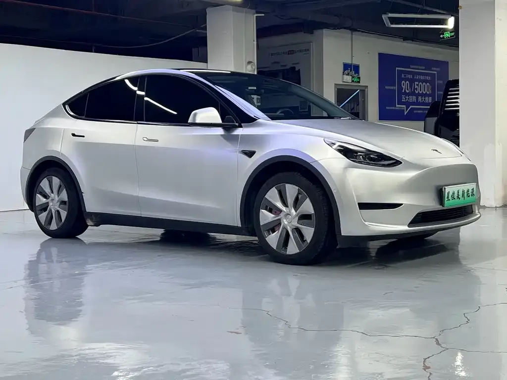 Tesla Model Y — фото 6