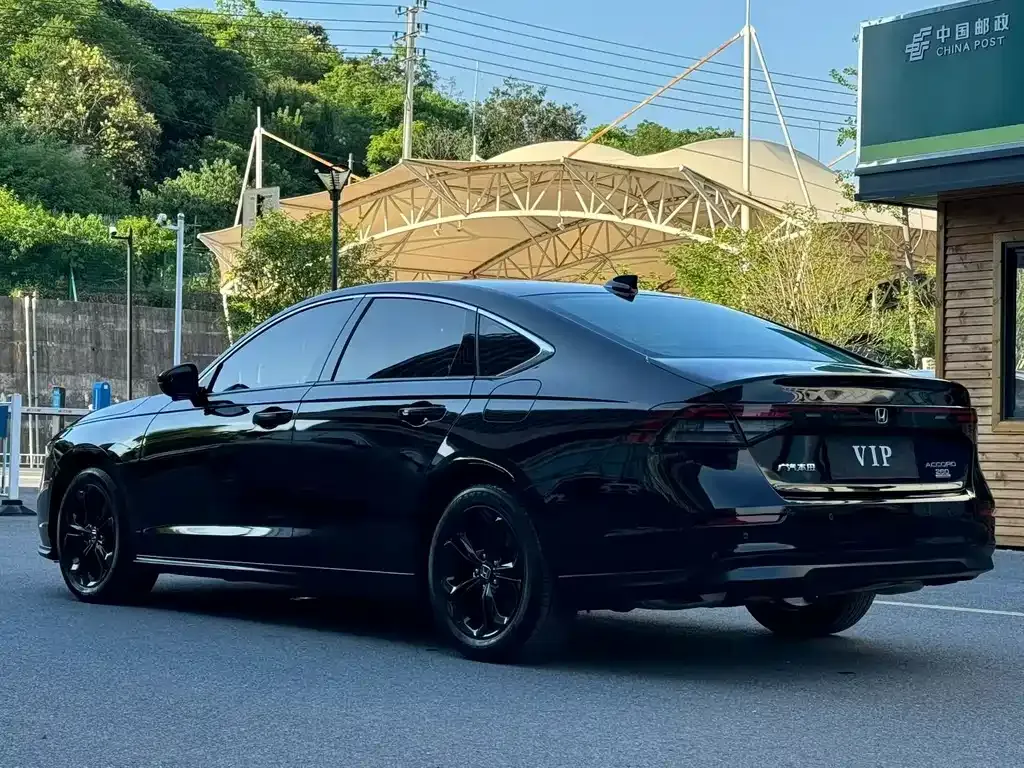 Honda Accord — фото 9