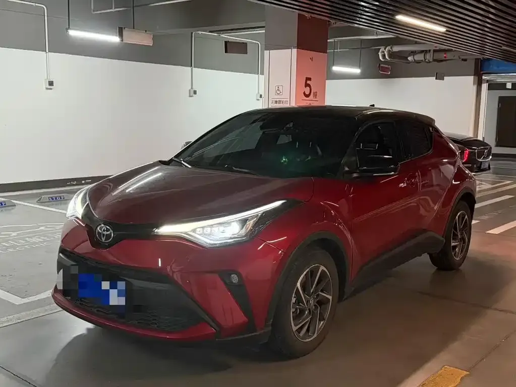 Toyota C-HR — фото 1