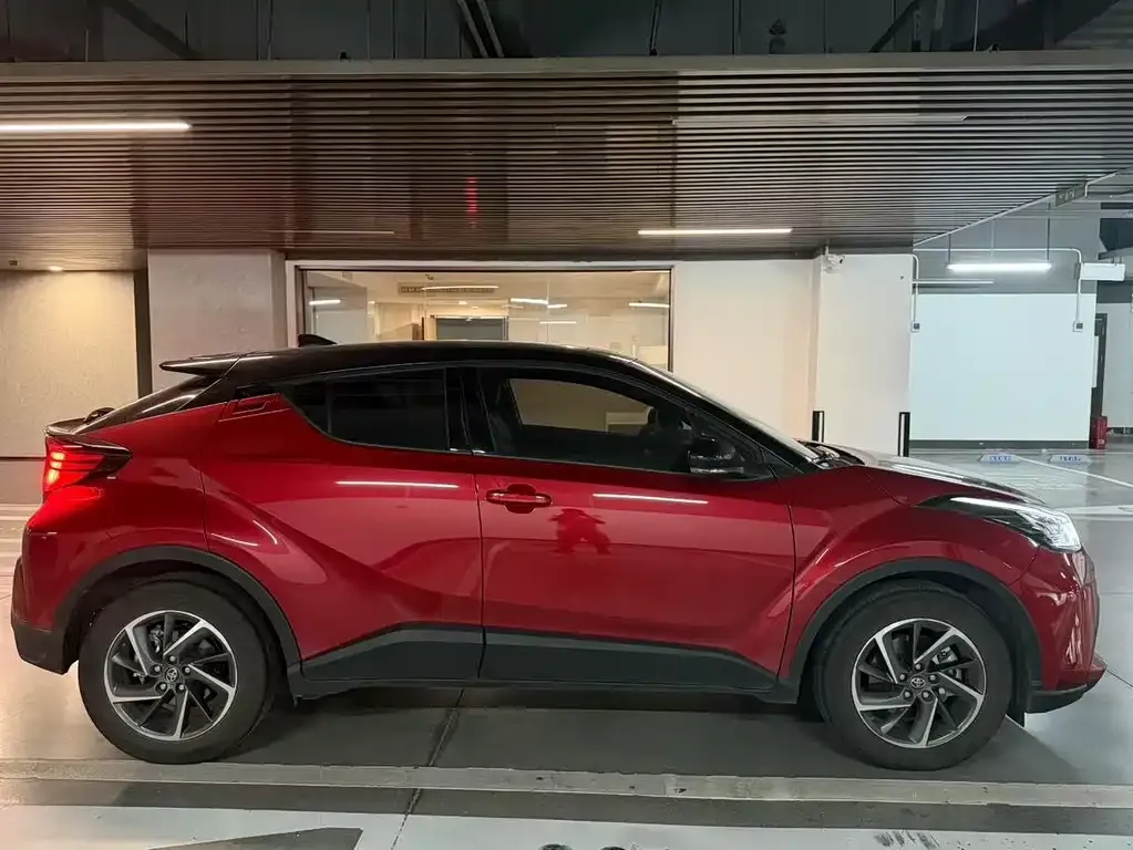 Toyota C-HR — фото 8