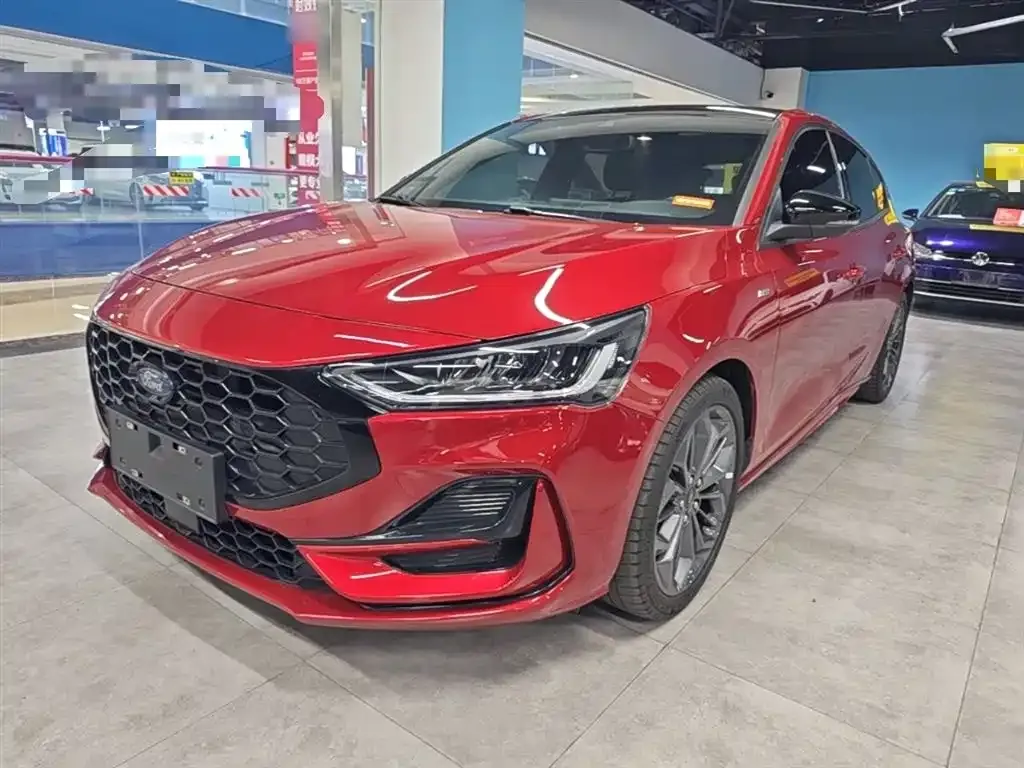 Ford Focus 2023 из CN, фото 10