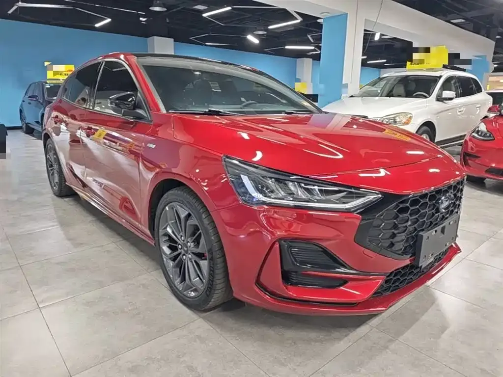 Ford Focus 2023 из CN, фото 7