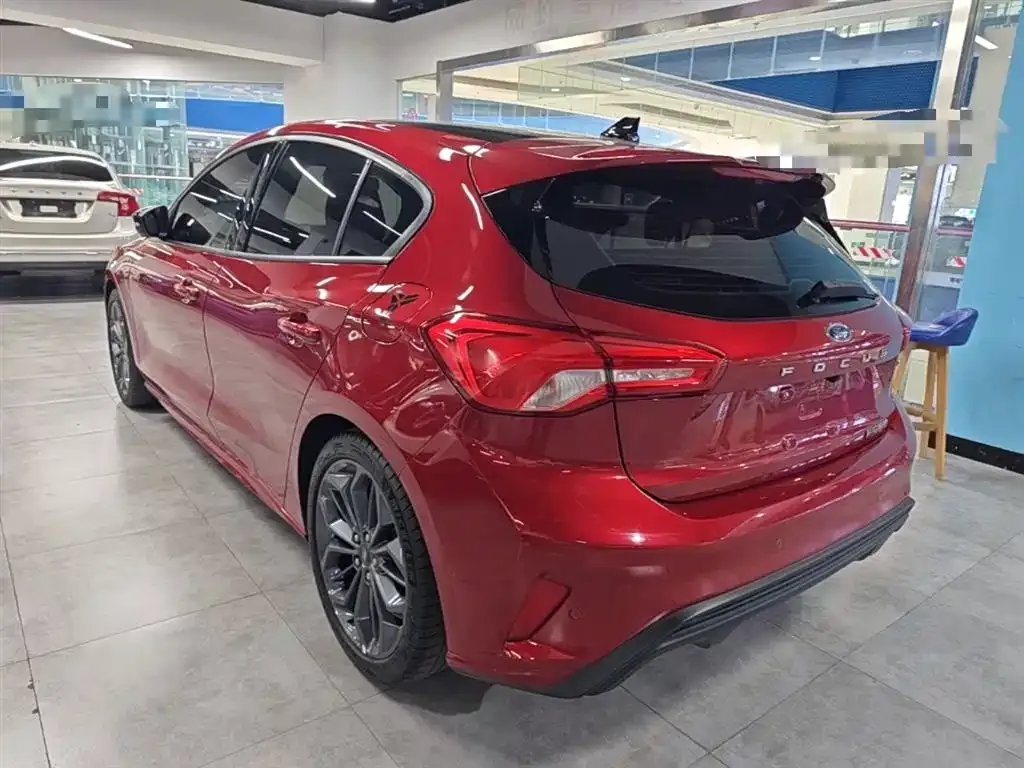 Ford Focus 2023 из CN, фото 6