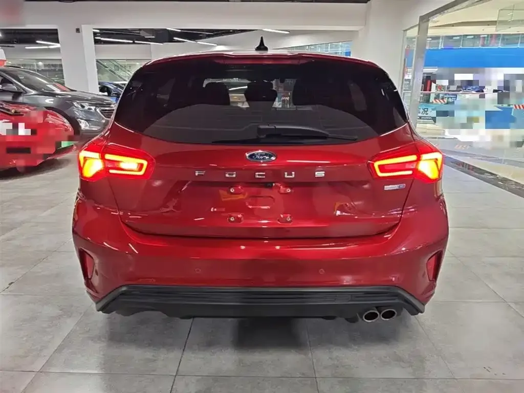 Ford Focus 2023 из CN, фото 9