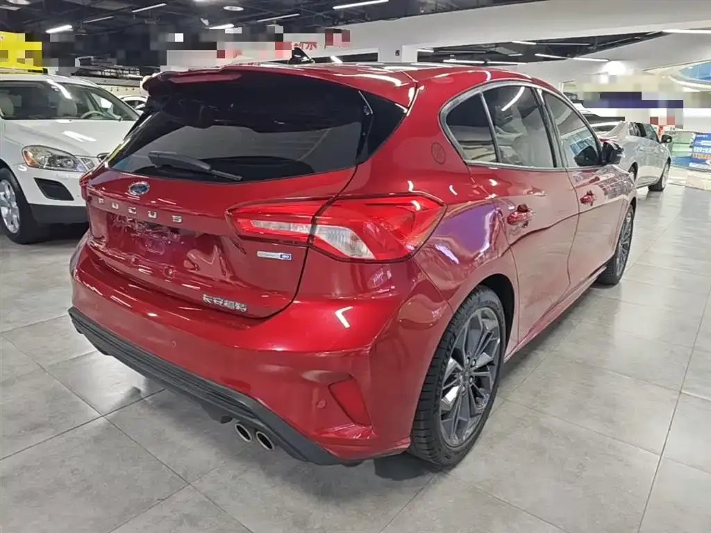 Ford Focus 2023 из CN, фото 5