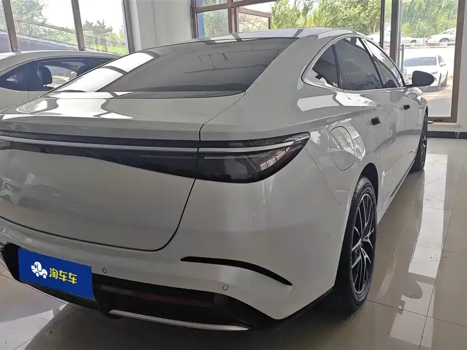 BYD Seal — фото 8