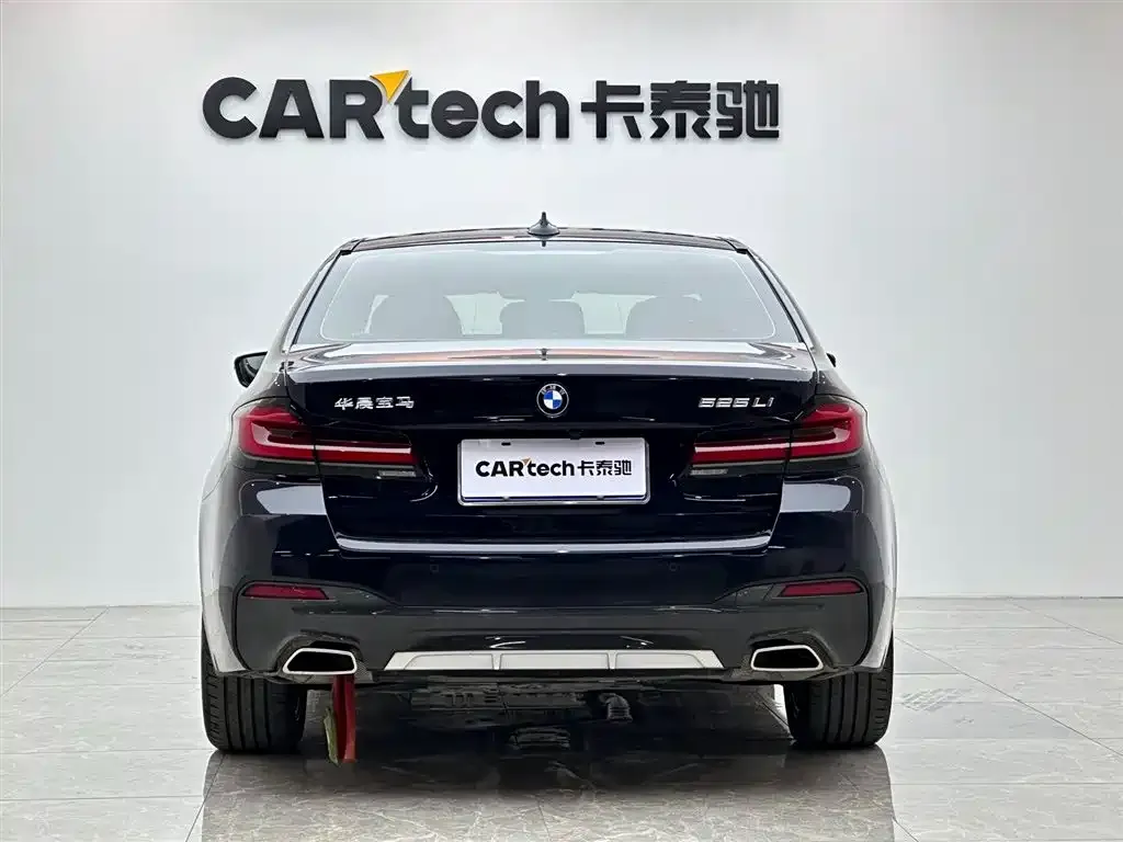 BMW 5 Series — фото 4