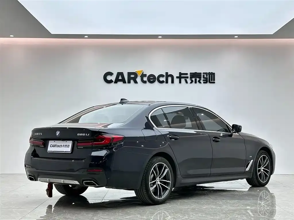 BMW 5 Series — фото 2