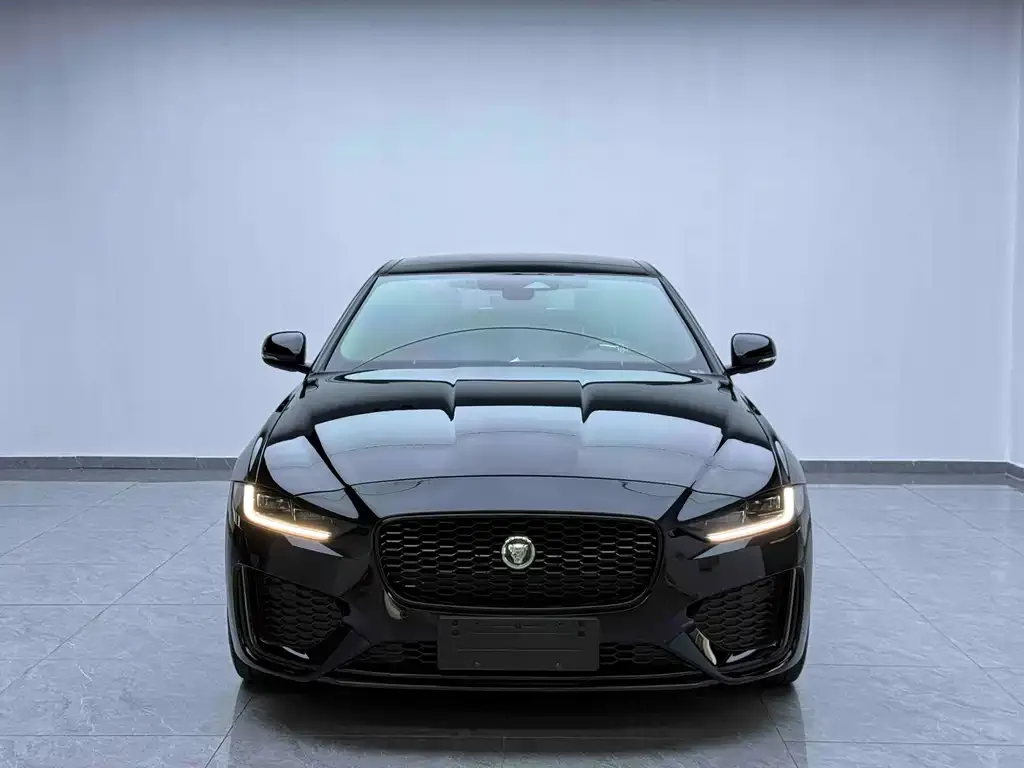 Jaguar XEL — фото 9