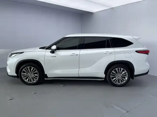 Toyota Highlander — фото 6