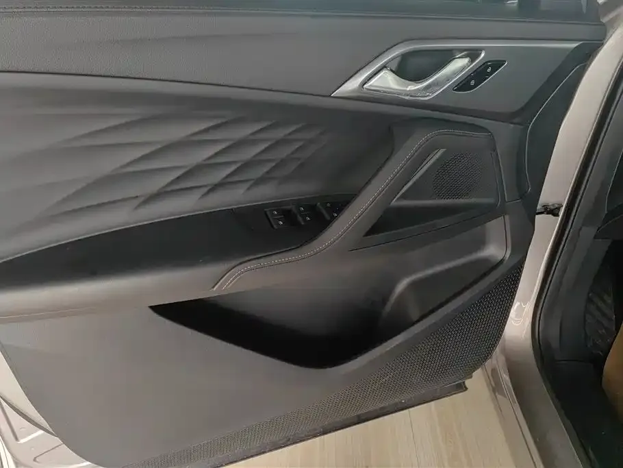 Roewe RX5 New Energy 2026 из CN, фото 7
