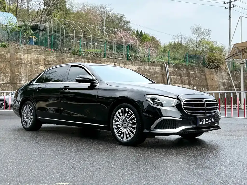 Mercedes-Benz E-Class — фото 4