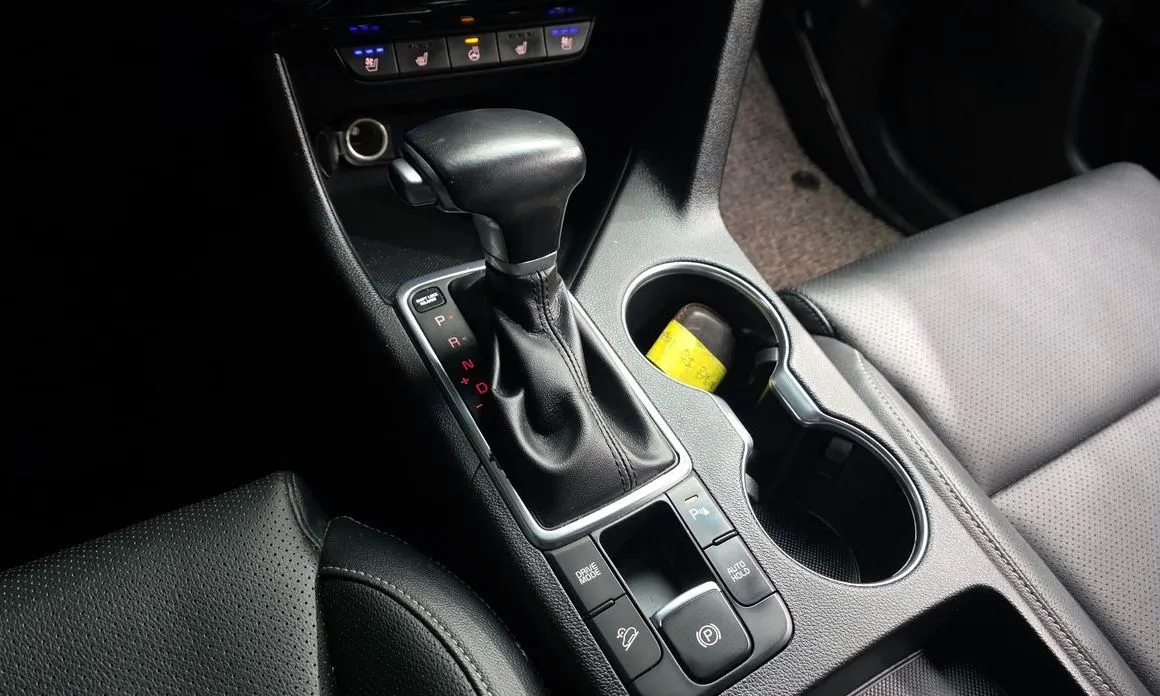 Kia Sportage — фото 8