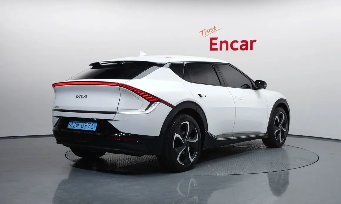 Kia EV6 2023 из KR, фото 2
