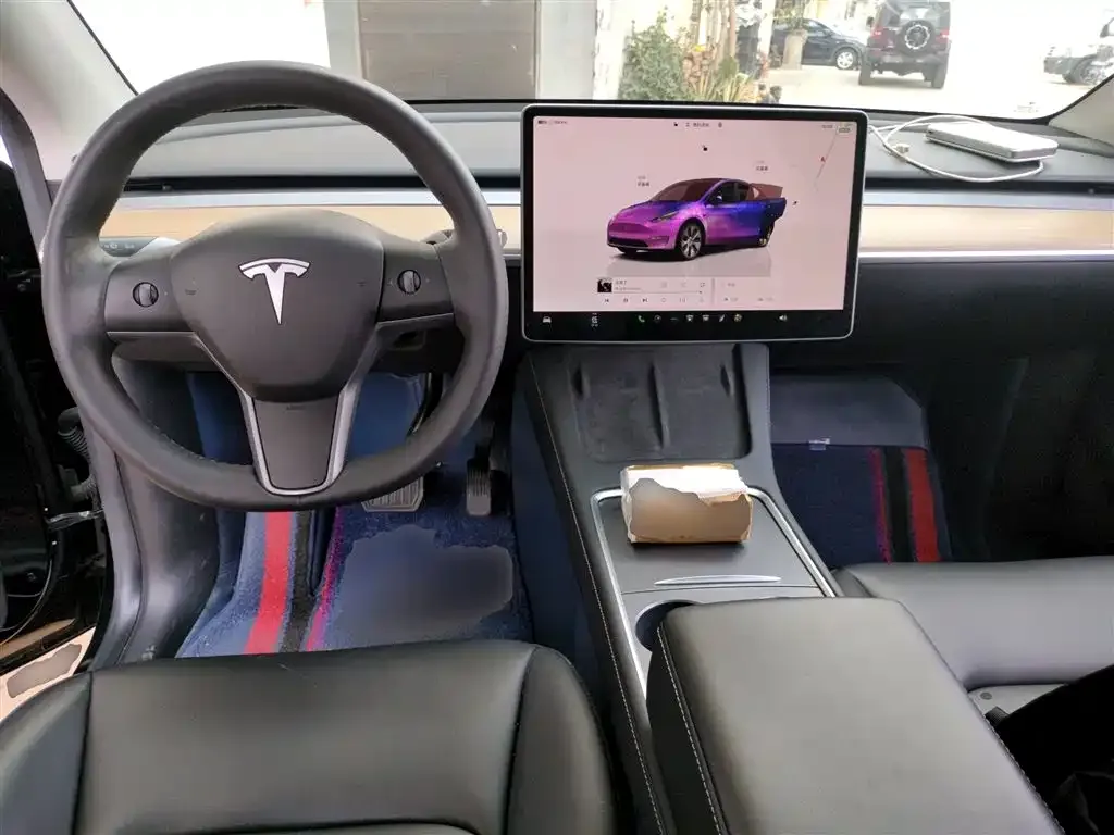 Tesla Model Y — фото 2