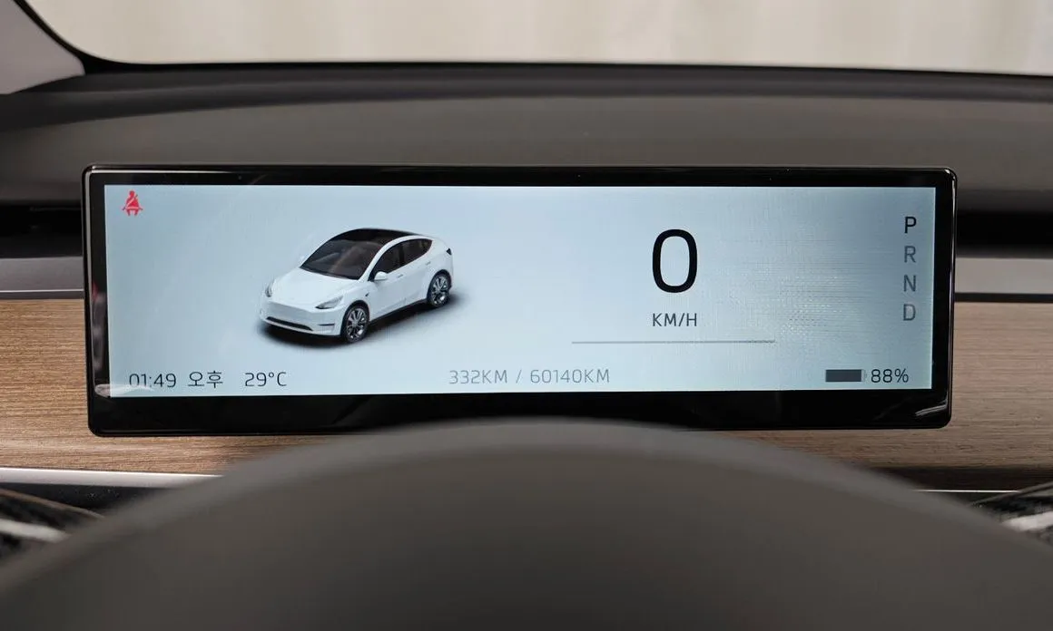Tesla Model Y — фото 6