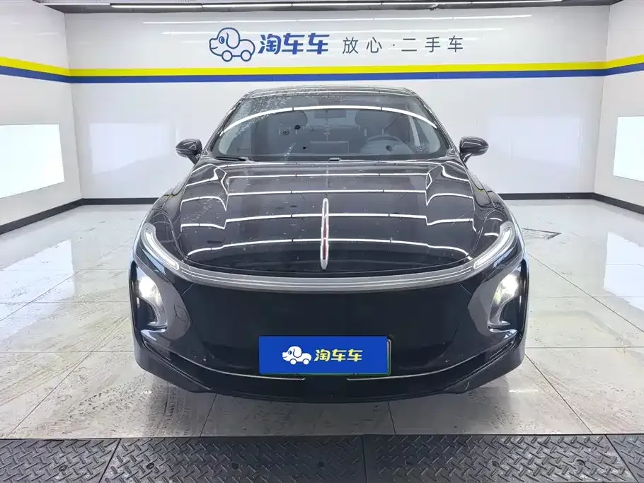 Hongqi E-QM5 — фото 7