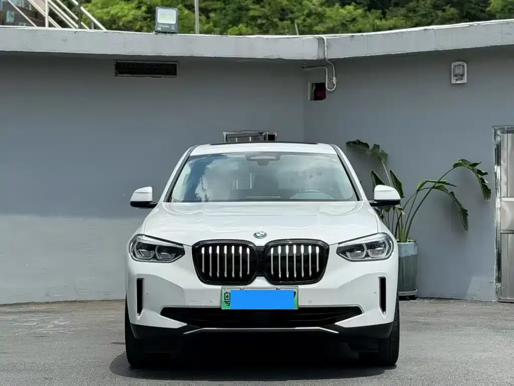 BMW iX3 — фото 5