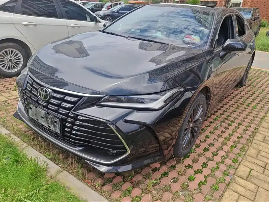 Toyota Avalon — фото 1