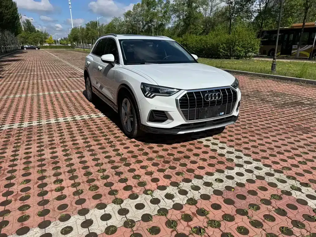 Audi Q3 — фото 10